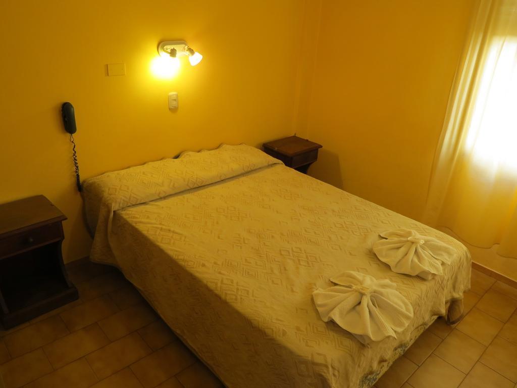 Hotel Arenales Villa Carlos Paz Værelse billede