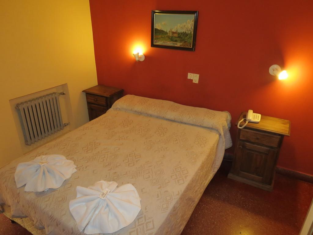 Hotel Arenales Villa Carlos Paz Værelse billede