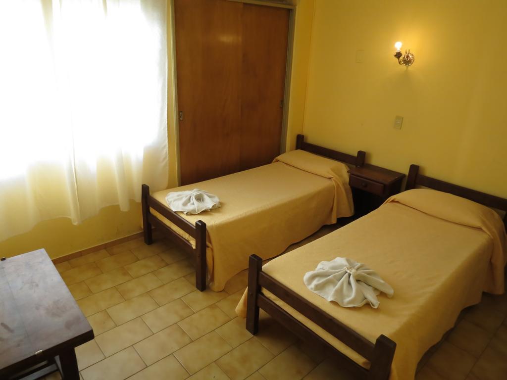 Hotel Arenales Villa Carlos Paz Værelse billede