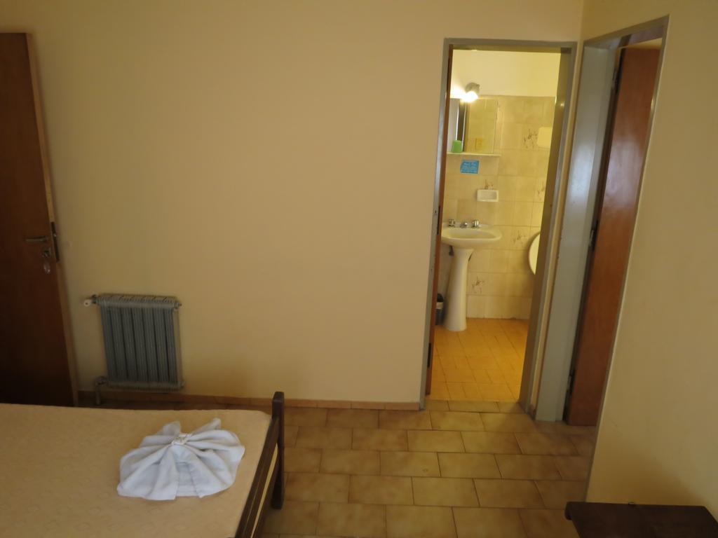 Hotel Arenales Villa Carlos Paz Værelse billede